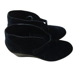 Tsubo Women's Size 7.5 Black 2.25 Inch Wedge Suede Booties Hook Loop Closure